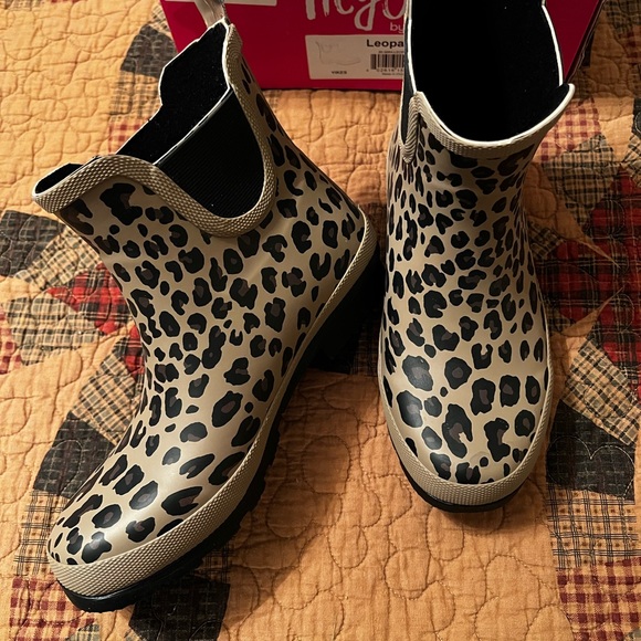New- Corkys Hey Girl Leopard Yikes Boots Size 7 - Picture 10 of 13